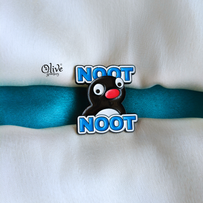 Noot Brooch-983