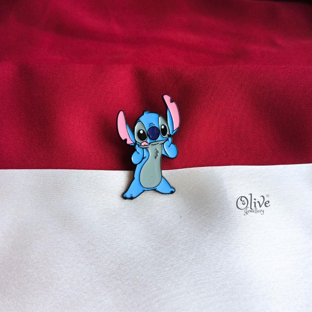Stitch Cute Pose Enamel Pin