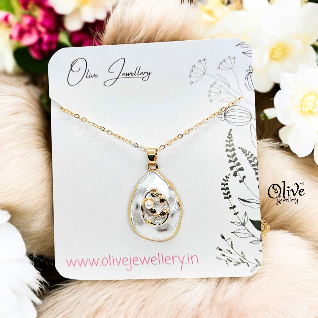 Enamel Chains - 210