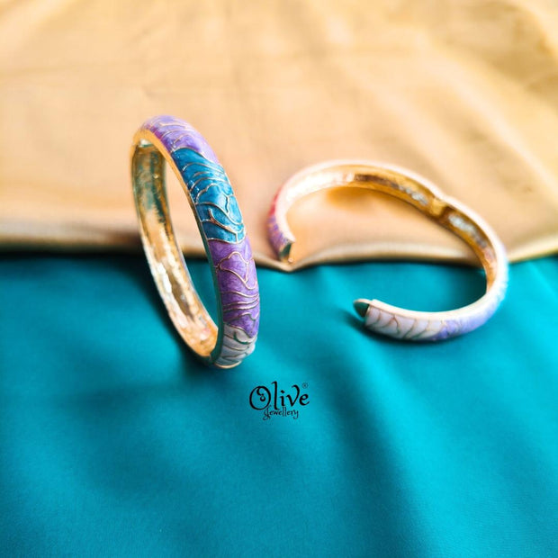 Enamel Kadas Pair (Openable) -115