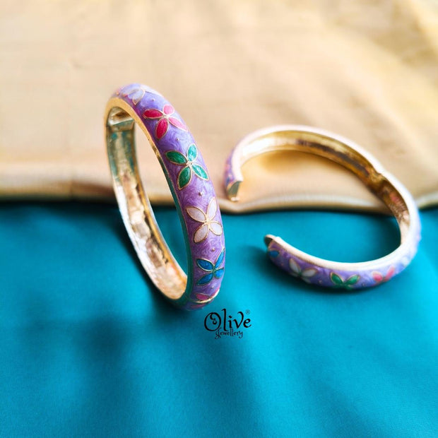 Enamel Kadas Pair (Openable) -123