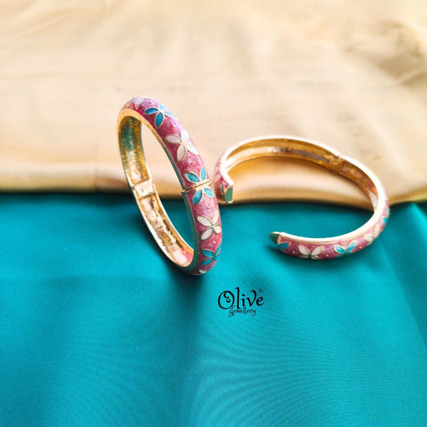 Enamel Kadas Pair (Openable) -125