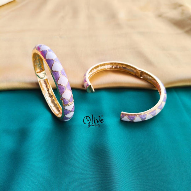 Enamel Kadas Pair (Openable) -126