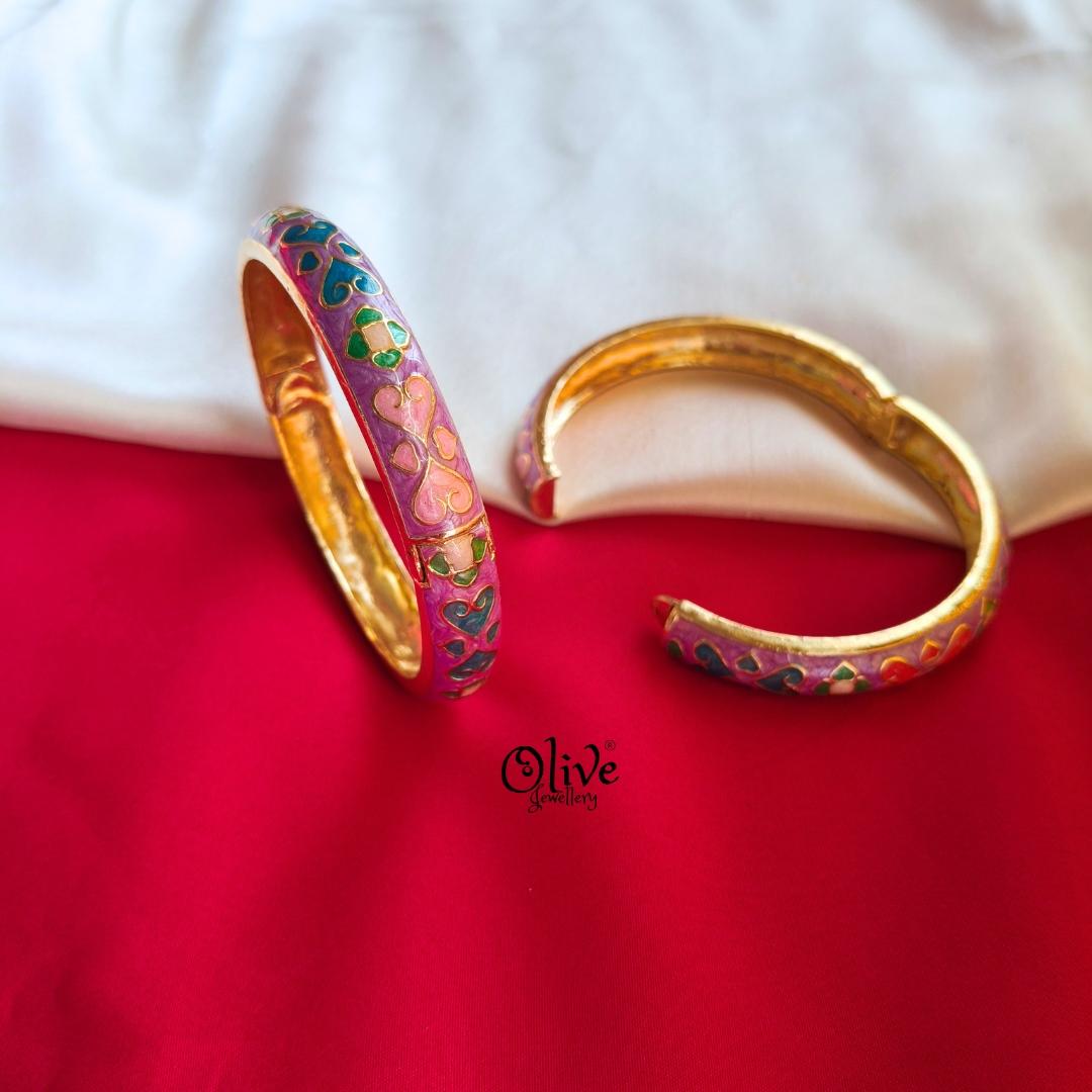 Enamel Kadas Pair (Openable) -129