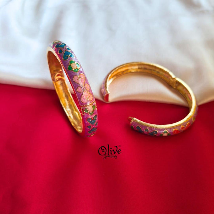 Enamel Kadas Pair (Openable) -129