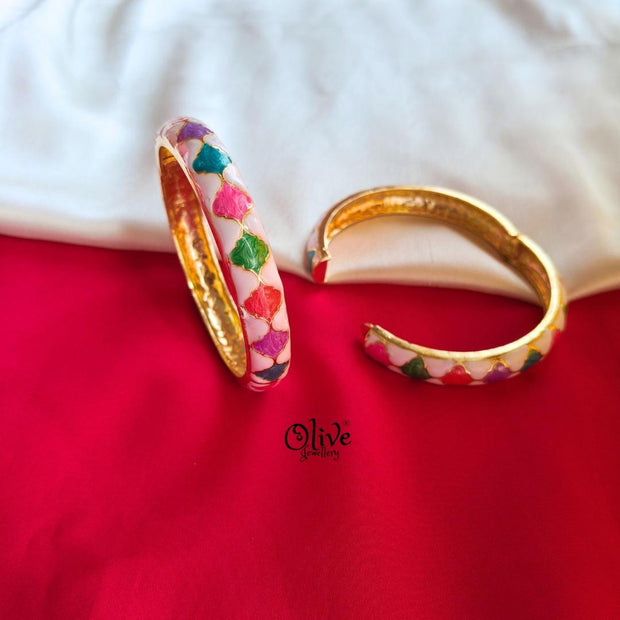 Enamel Kadas Pair (Openable) -131