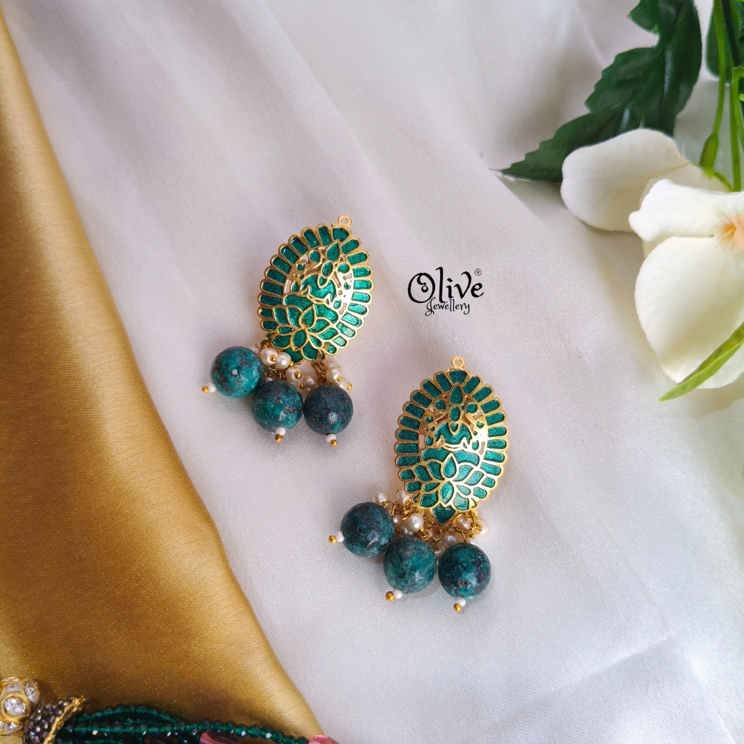 Filigree Neck Set