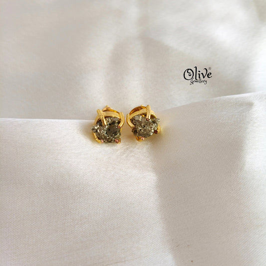 Gem Stone Studs-Claw Fitting