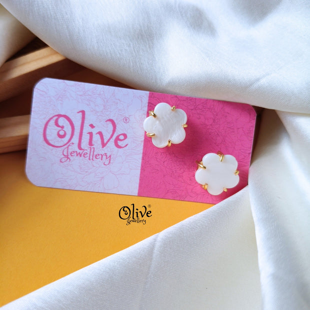 Shell Studs - Claw Fitting -Flower Shape
