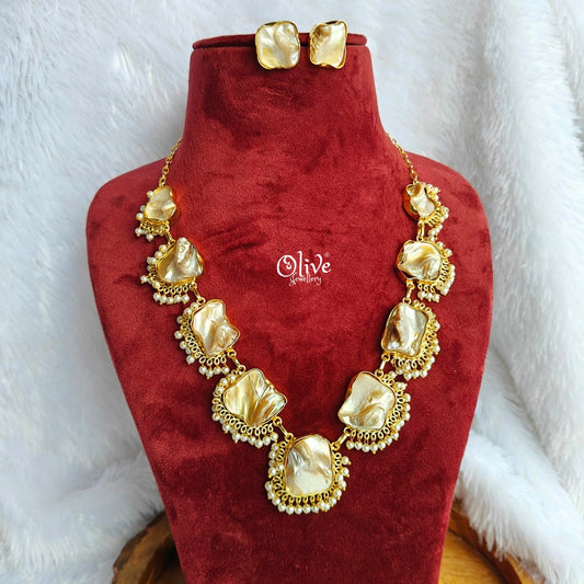 Natural Stone Neckset - MOP Neckset