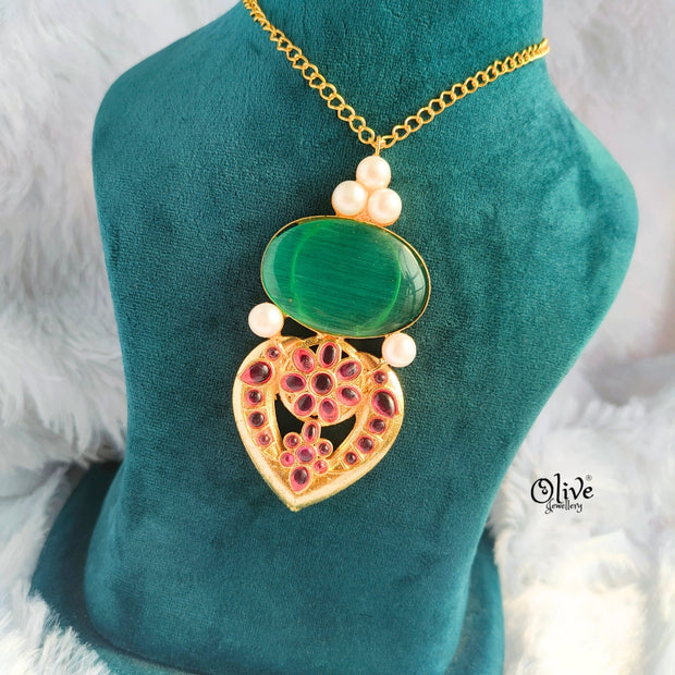 Monalisa Pendent