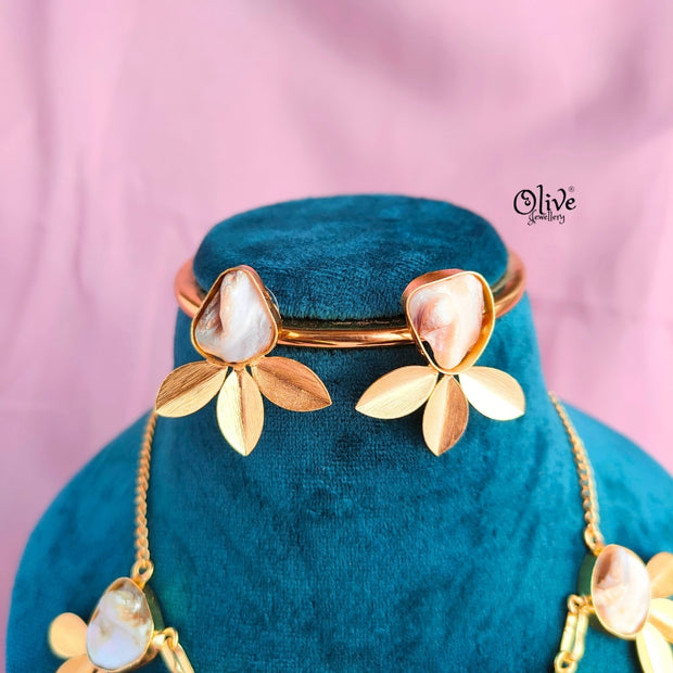 MOP Neckset