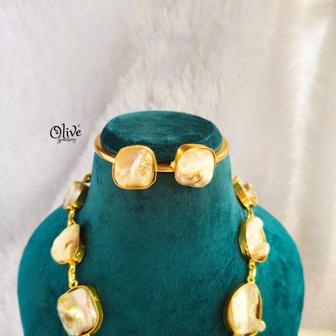 Tanjore MOP Neckset