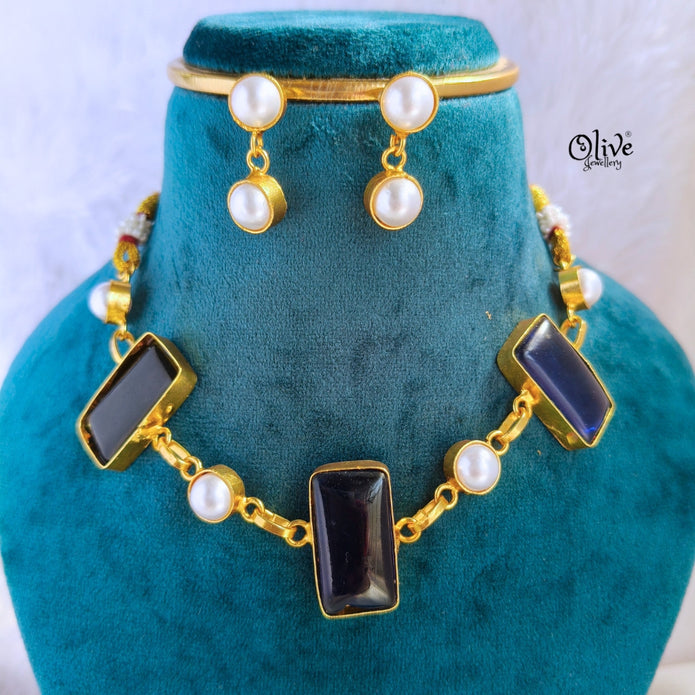 Monalisa Choker