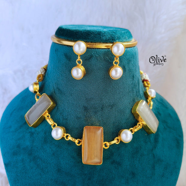 Monalisa Choker