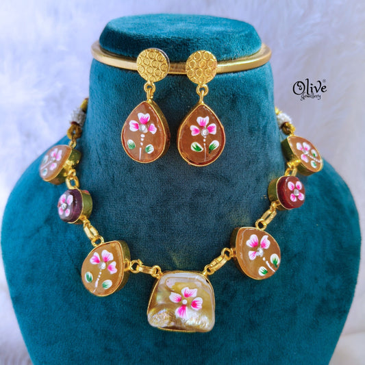 Tanjor Natural Stone  Choker