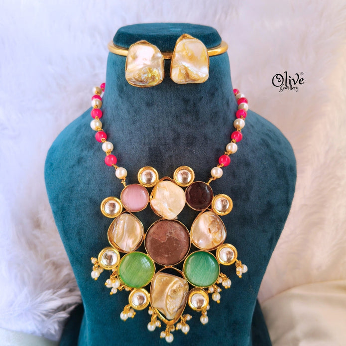 MOP Pendent