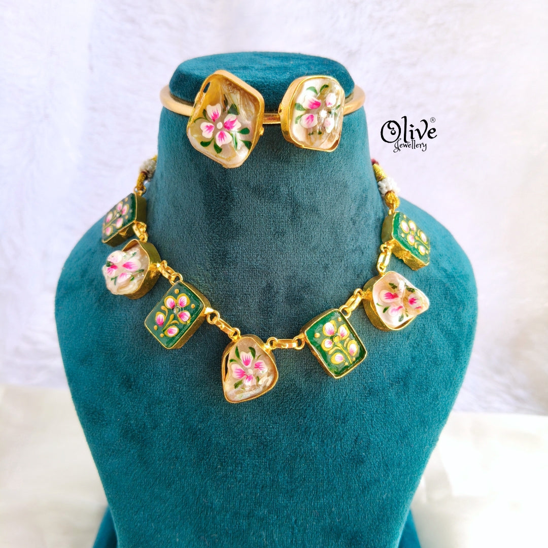 Tanjor Natural Stone  Choker