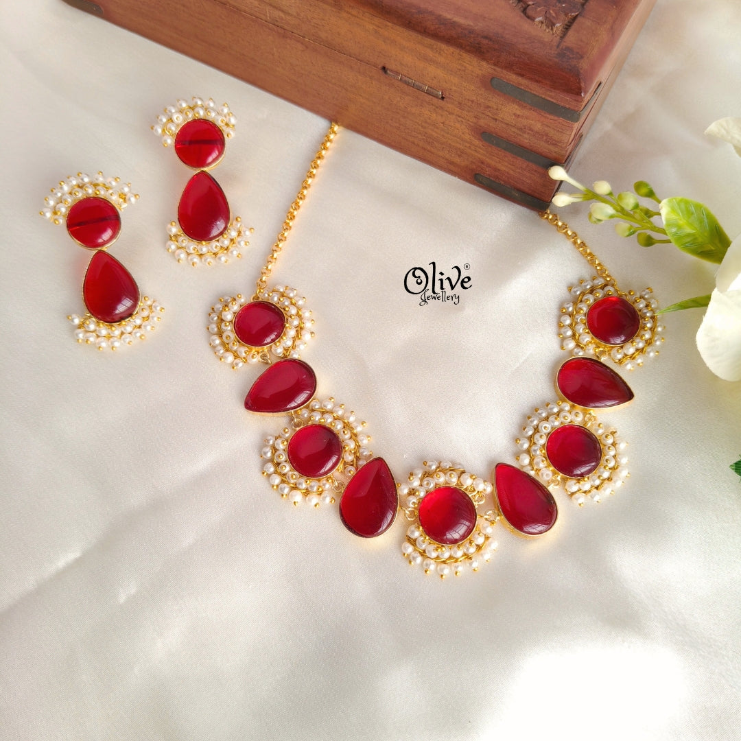 Monaslisa Choker