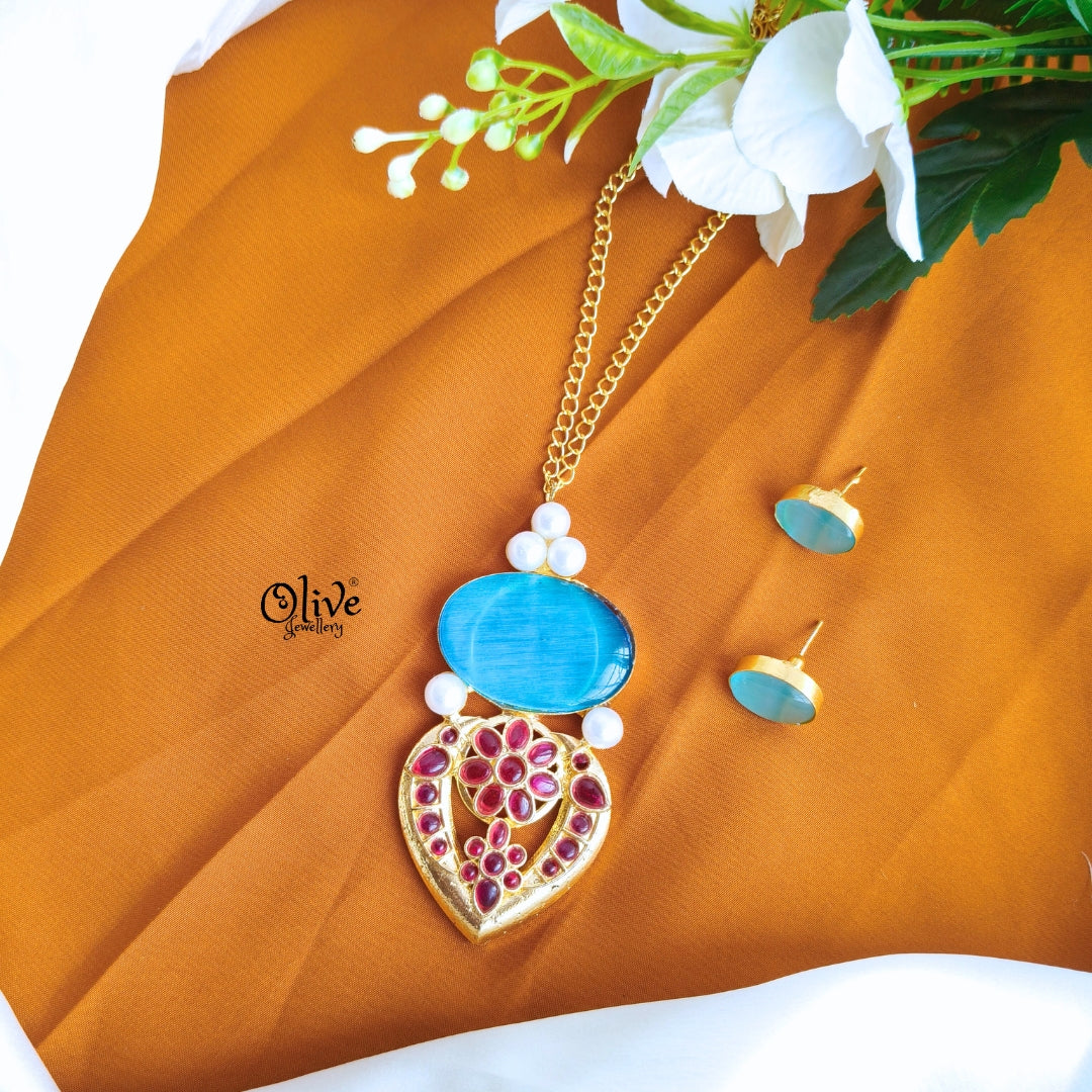 Monalisa Pendent
