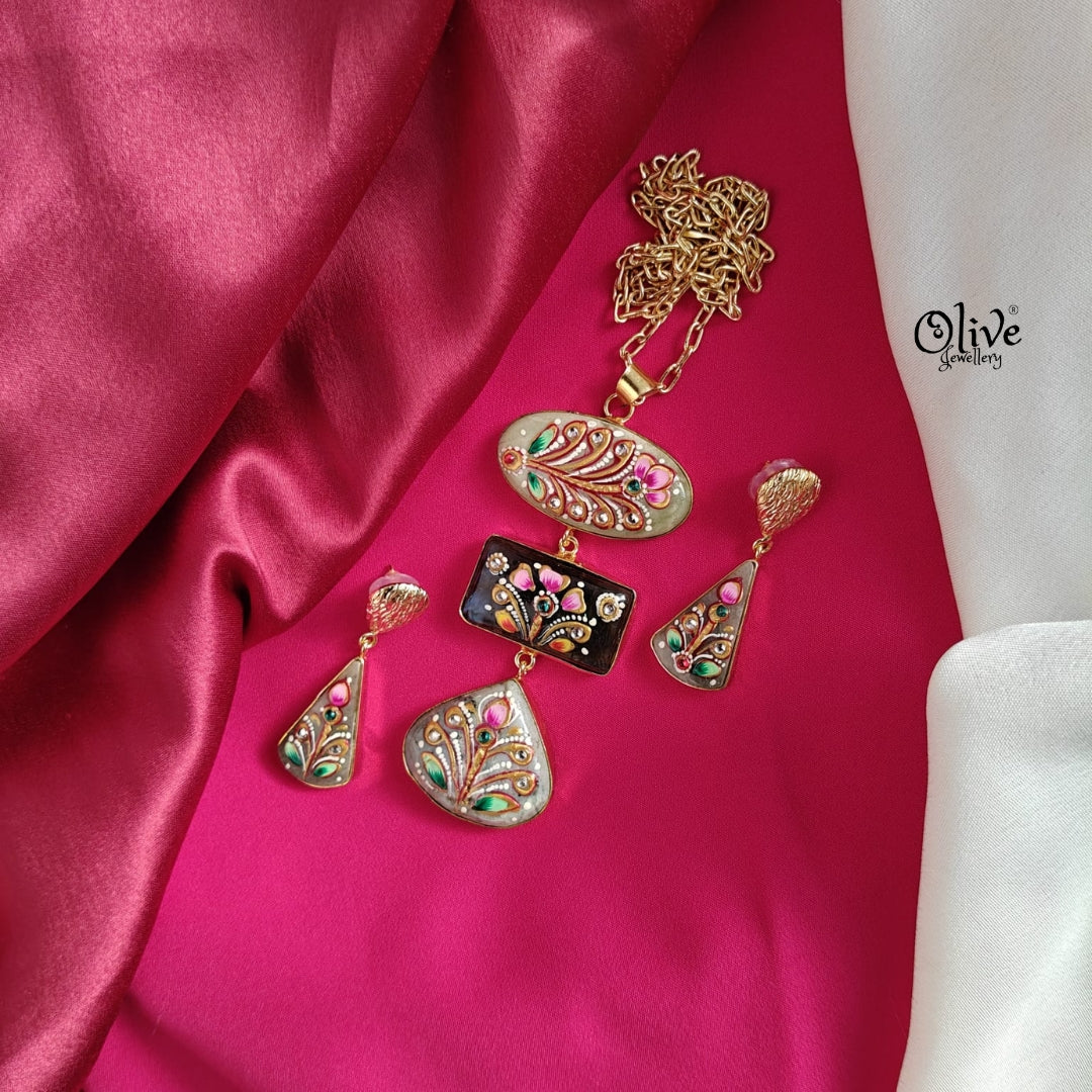 Tanjore Three Step Pendant Set - 801