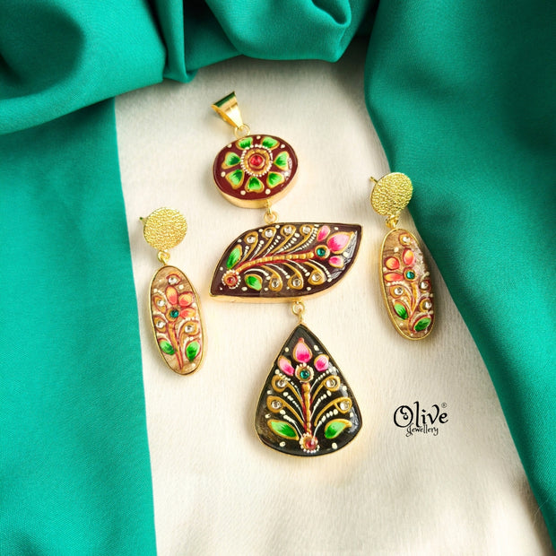 Tanjore Three Step Pendant Set -839