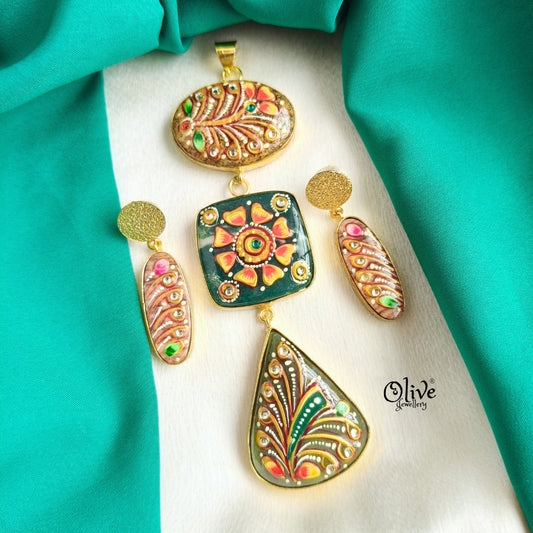 Tanjore Three Step Pendant Set -840