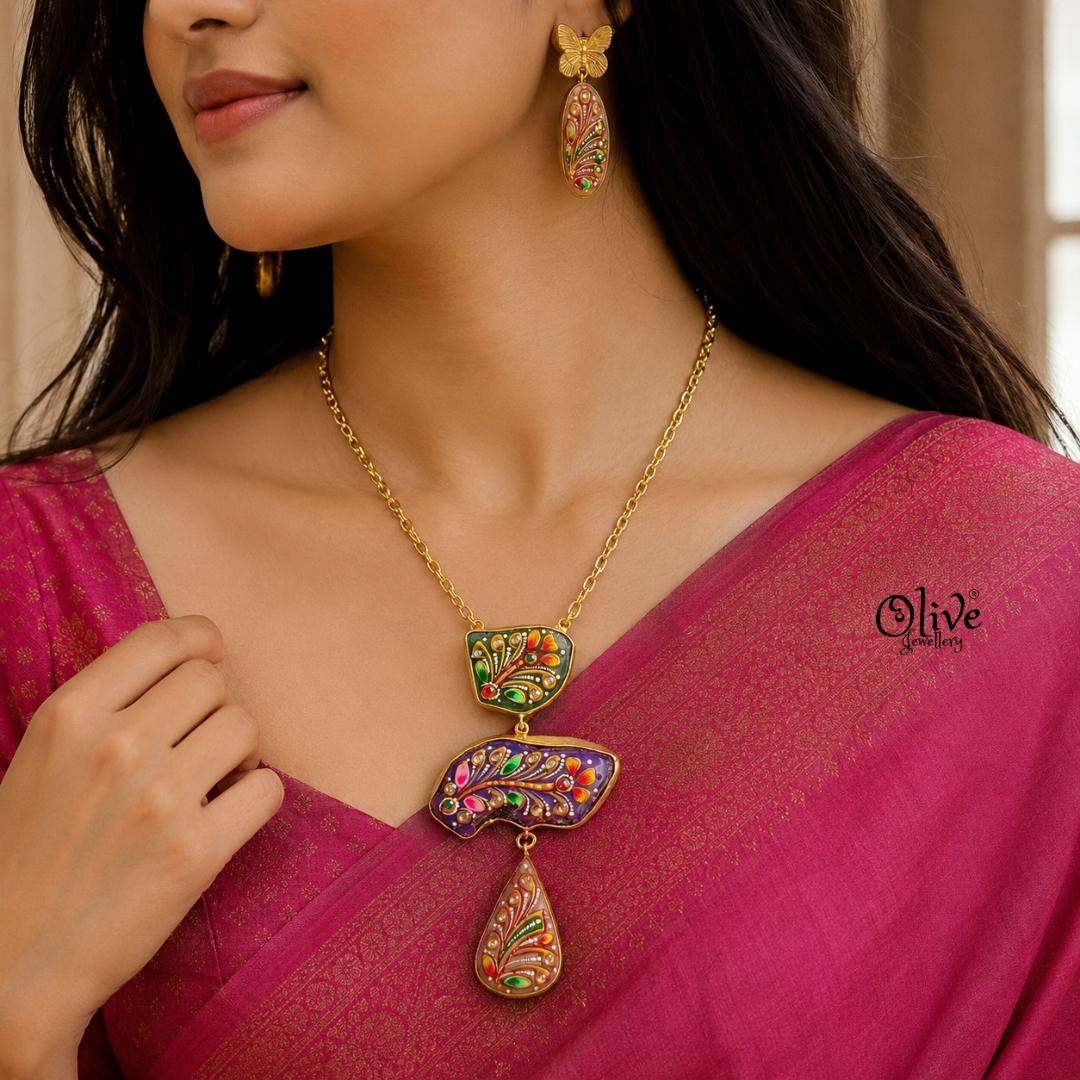 Tanjore Three Step Pendant Set -1172