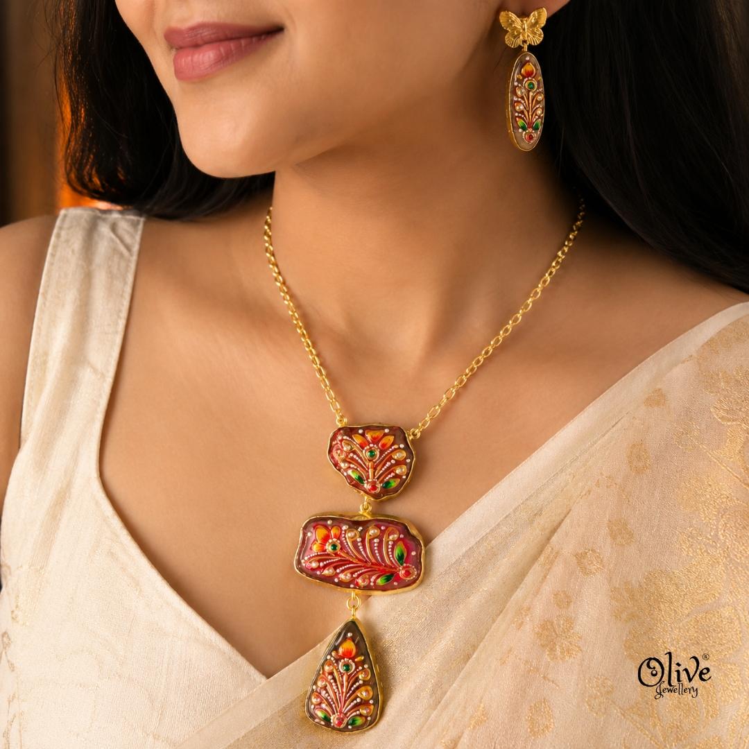 Tanjore Three Step Pendant Set -1171