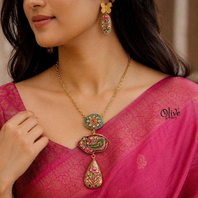 Tanjore Three Step Pendant Set -1175