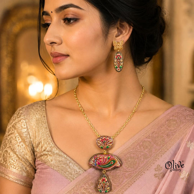 Tanjore Three Step Pendant Set -1176