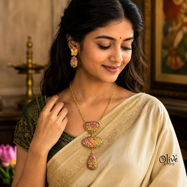 Tanjore Three Step Pendant Set -1177