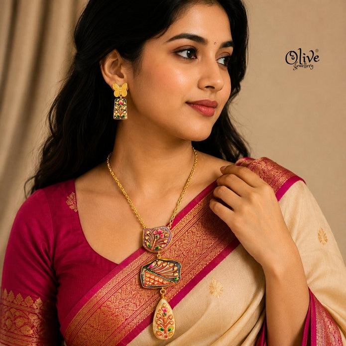 Tanjore Three Step Pendant Set -1178