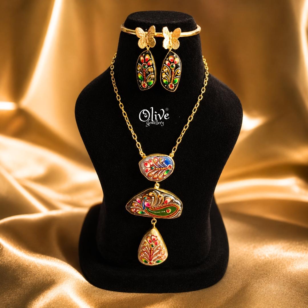 Tanjore Three Step Pendant Set -1179