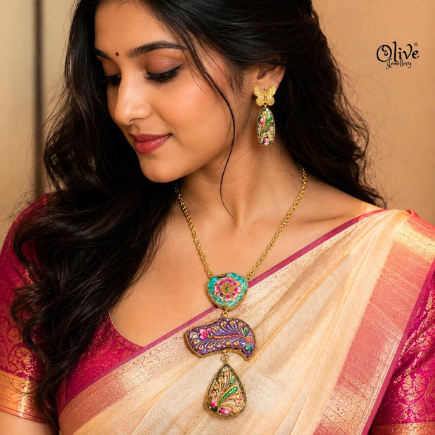 Tanjore Three Step Pendant Set -1180