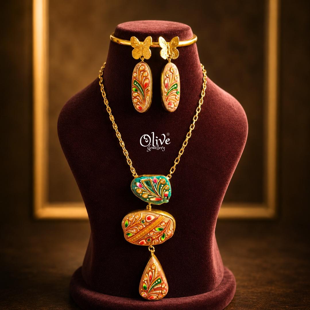 Tanjore Three Step Pendant Set -1182