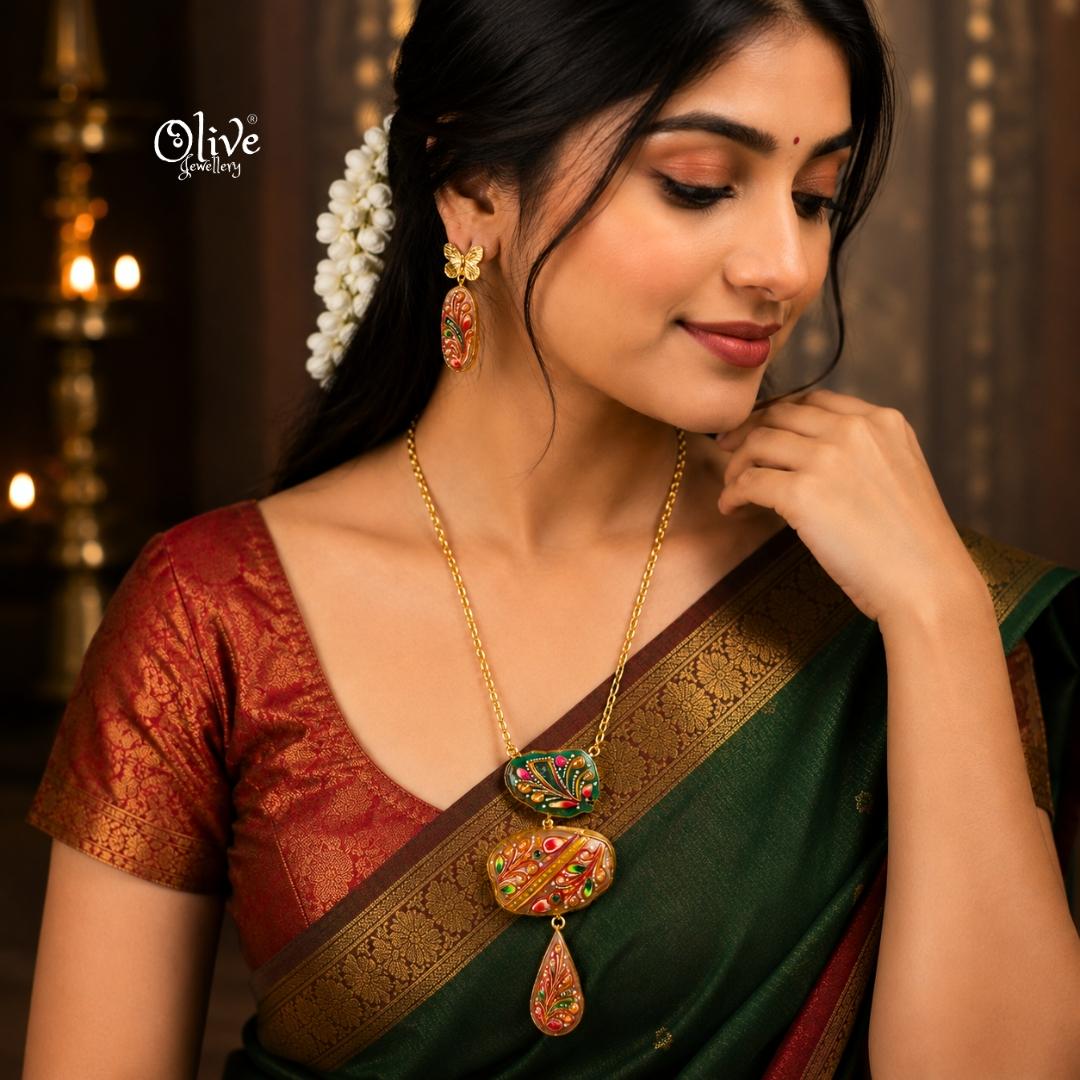 Tanjore Three Step Pendant Set -1182