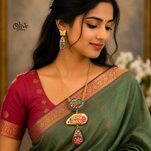 Tanjore Three Step Pendant Set -1184
