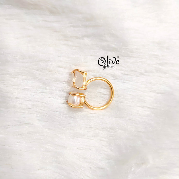 Natural Stones Finger Rings - Claw Fitting - Rough Shape -Crystal Stone with one Pearl