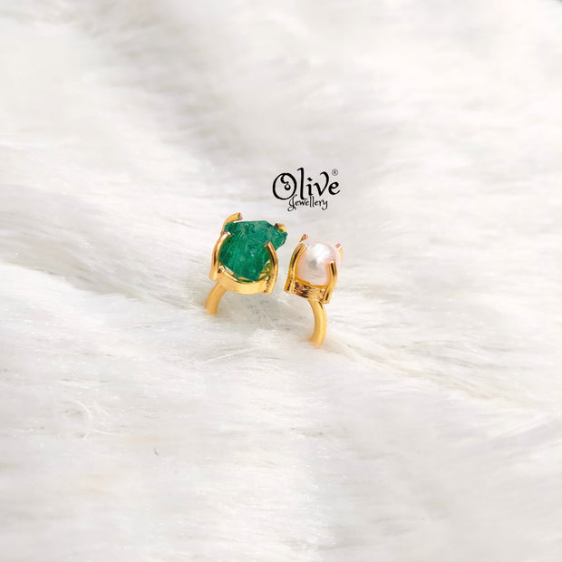 Natural Stones Finger Rings - Claw Fitting - Rough Shape -Crystal Stone with one Pearl
