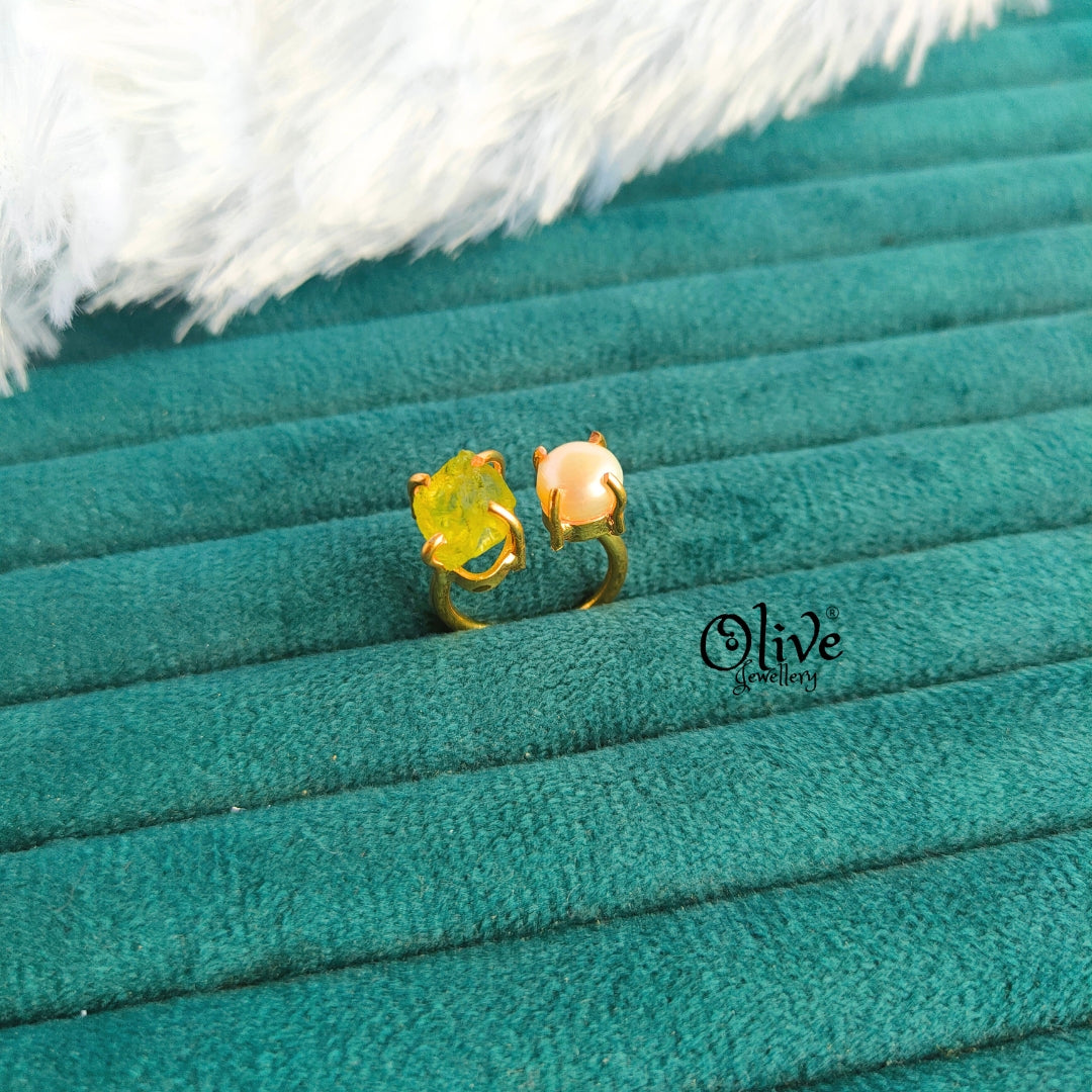 Natural Stones Finger Rings - Claw Fitting - Rough Shape -Crystal Stone with one Pearl