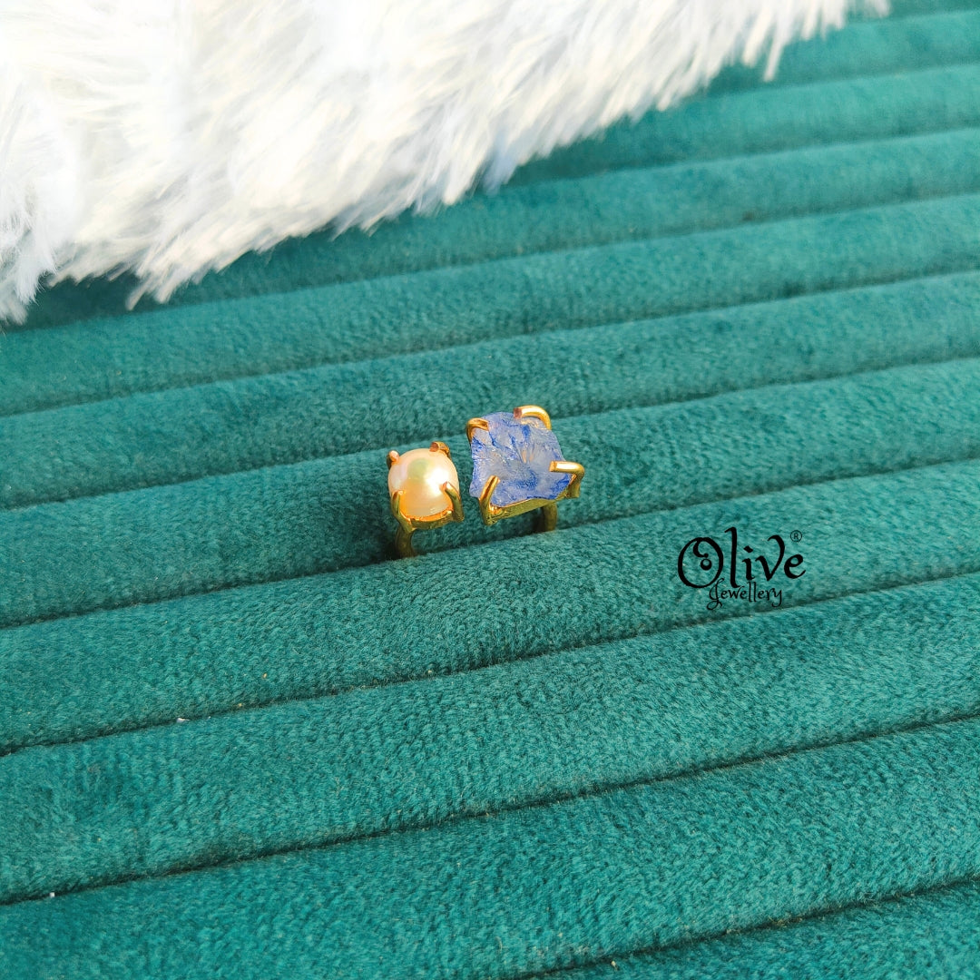 Natural Stones Finger Rings - Claw Fitting - Rough Shape -Crystal Stone with one Pearl