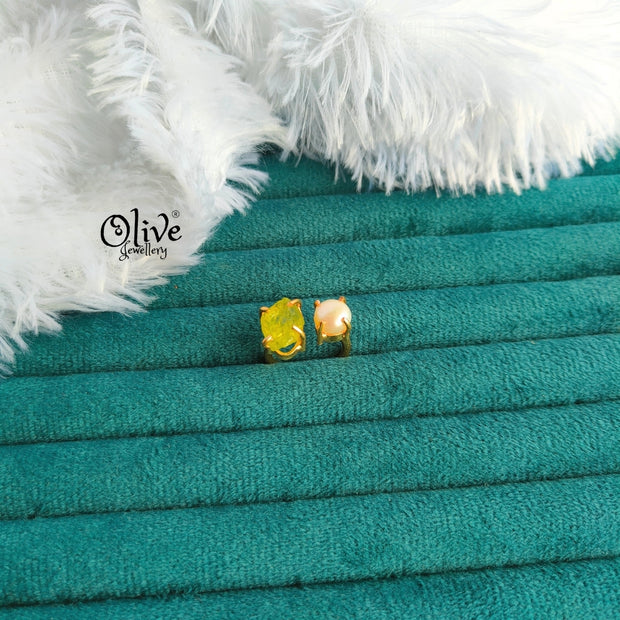 Natural Stone Finger Rings - Claw Fitting - Stone With Pearl