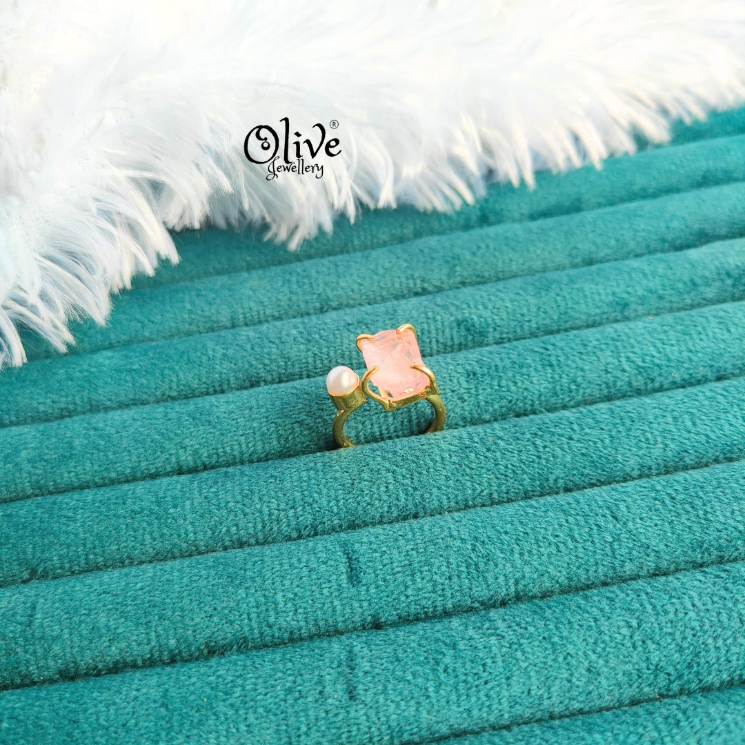 Natural Stone Finger Rings - Claw Fitting - Single Stone with Pearl