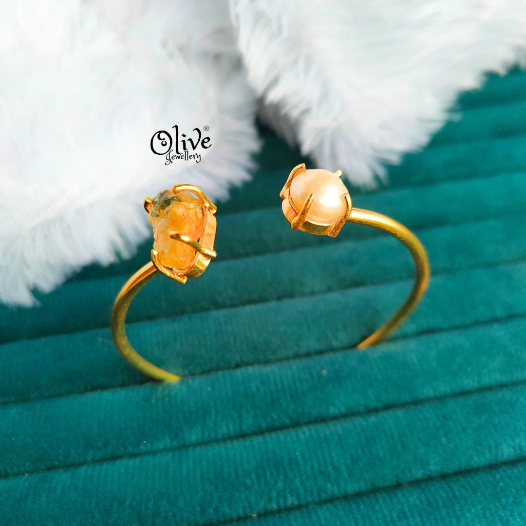 Natural Stone Kada - Claw Fitting - Rough Shape - Single Pearl