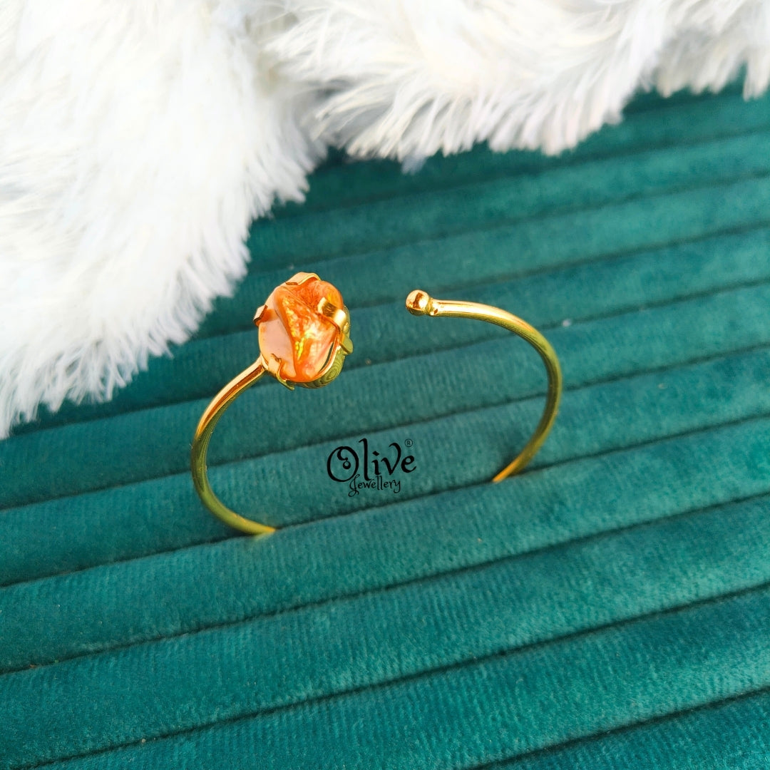 Natural Stones Kada - Claw Fitting - MOP