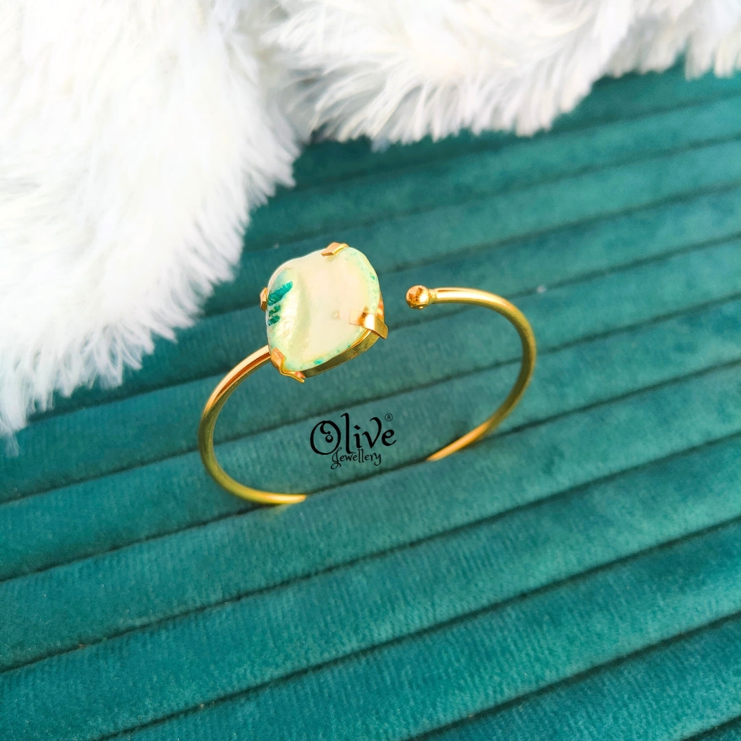 Natural Stones Kada - Claw Fitting - MOP