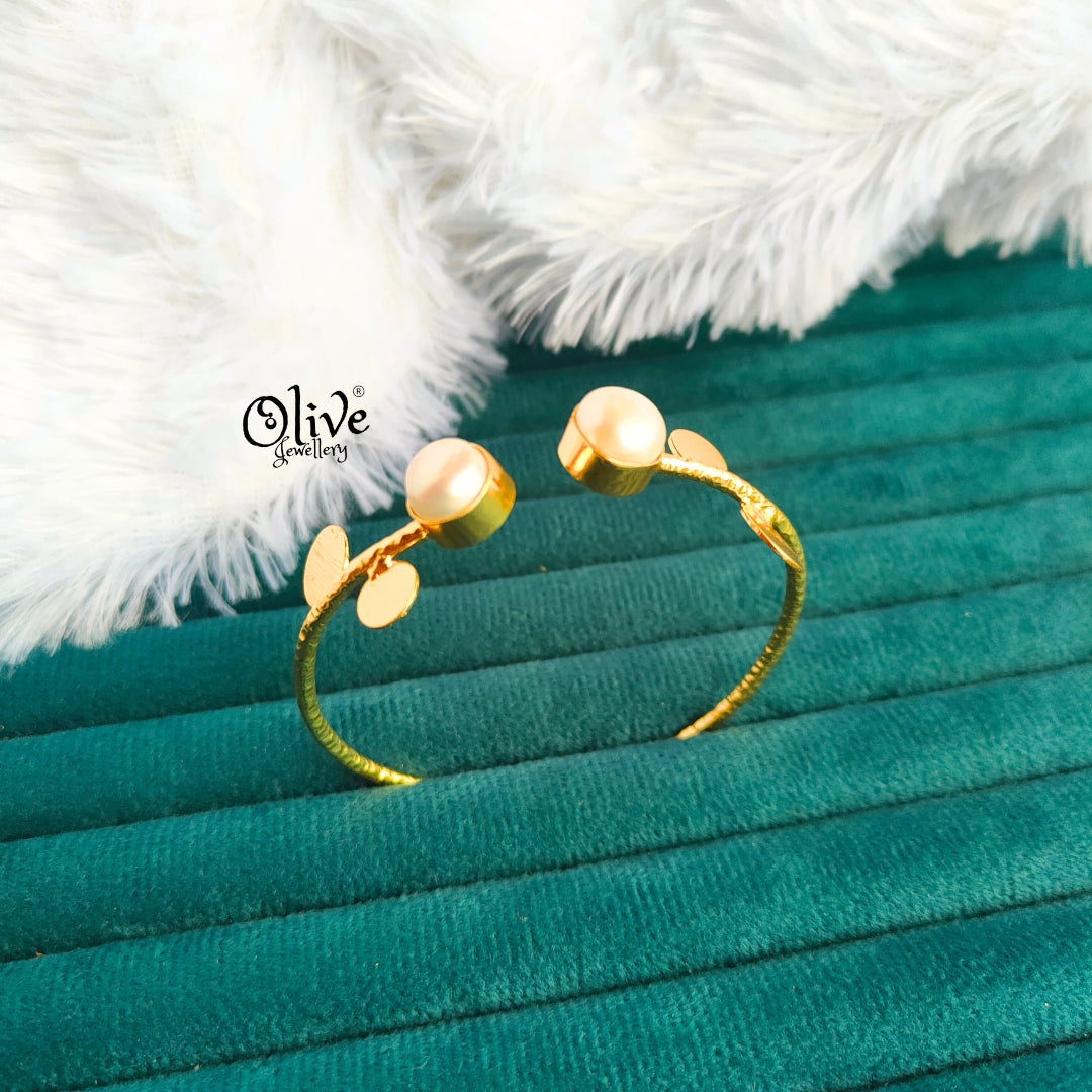 Fresh Water Pearl - Collect Fitting - 2 Pearls with Leafs