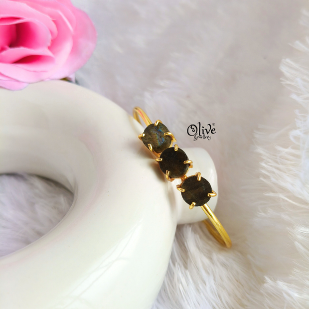 Natural Stones Kada - Collet Fitting - Three Stone