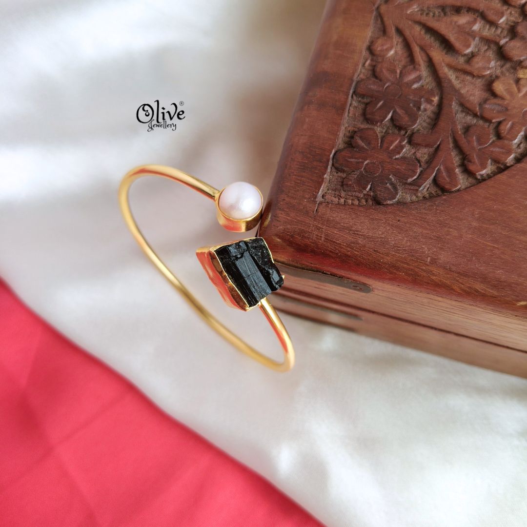 Natural Stone Kada - Collet Fitting- Rough Shape - Single Pearl- 232